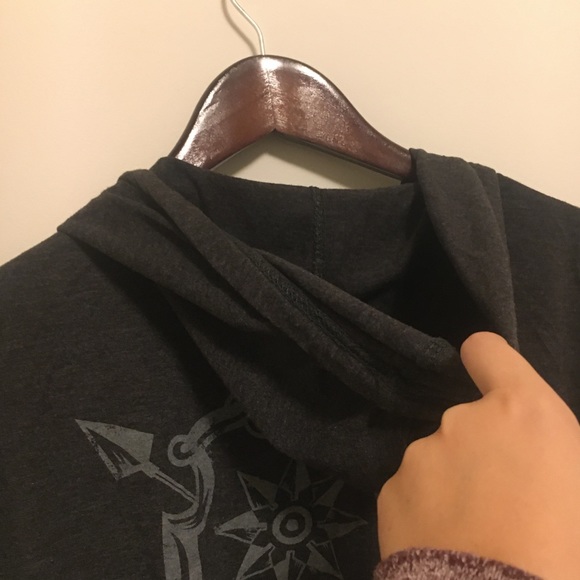 • SOLD // arrow television show fan gray zip-up hoodie • - Picture 6 of 6